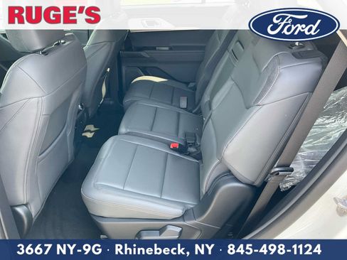 New 2026 Ford Explorer Active w/ Active Comfort Package AWD/4WD image 15