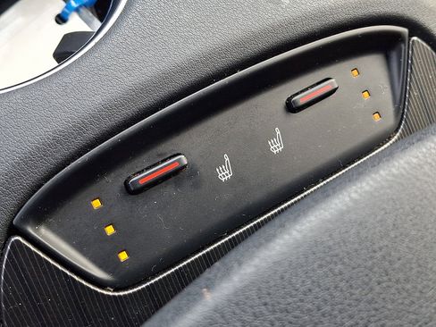 Certified 2022 Toyota Venza XLE image 26