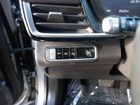 Used 2024 Buick Envision Preferred image 11