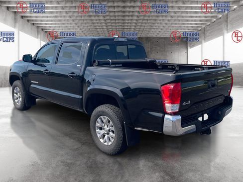 Used 2017 Toyota Tacoma SR5 w/ Tow Package AWD/4WD image 7