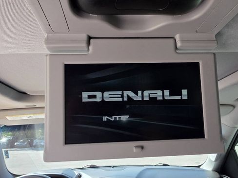 Used 2018 GMC Yukon Denali w/ Denali Ultimate Package AWD/4WD image 28
