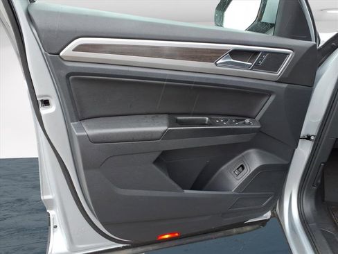 Used 2019 Volkswagen Atlas SE image 25