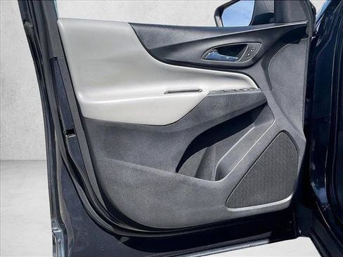 Certified 2022 Chevrolet Equinox LS w/ LS Convenience Package FWD image 18