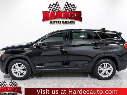 Used 2020 GMC Terrain SLE w/ LPO, Floor Liner Package image 1