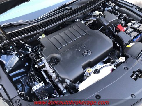 Used 2016 Toyota Avalon Limited w/ Toyota Safety Sense Package image 25