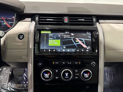 Used 2018 Land Rover Discovery HSE image 45