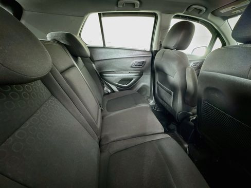 Used 2021 Chevrolet Trax LS FWD image 23