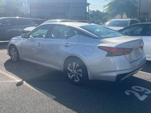 Used 2020 Nissan Altima 2.5 S FWD image 2