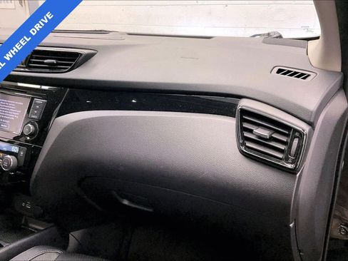 Certified 2022 Nissan Rogue Sport SL w/ Premium Package image 15