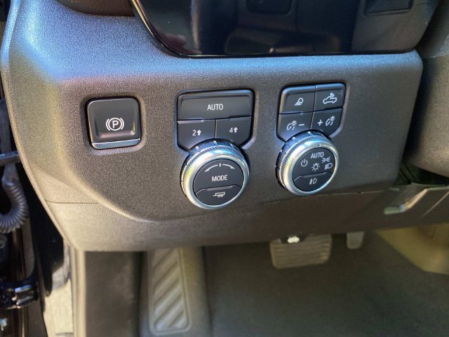Used 2025 GMC Sierra 1500 SLT AWD/4WD image 16