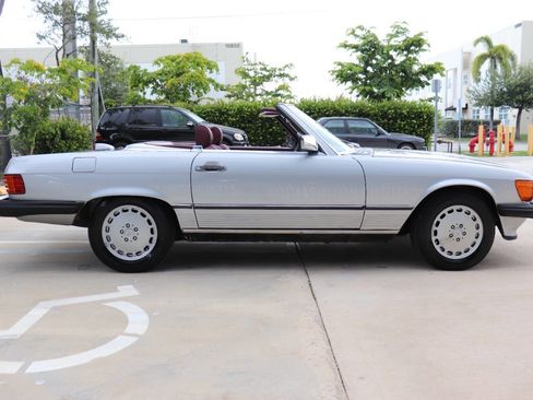 Used 1987 Mercedes-Benz 560 SL image 7