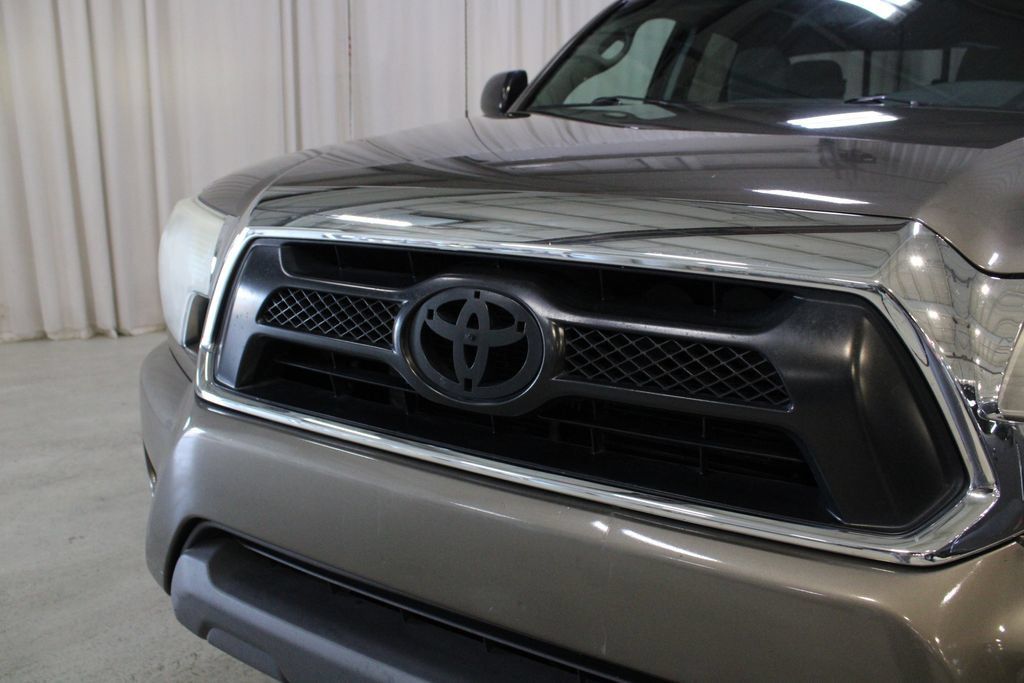 Used 2015 Toyota Tacoma 4x4 Double Cab w/ SR5 Package image 31
