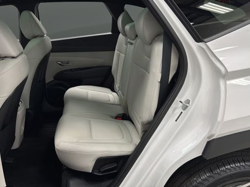 Used 2025 Hyundai Tucson Limited AWD/4WD image 24