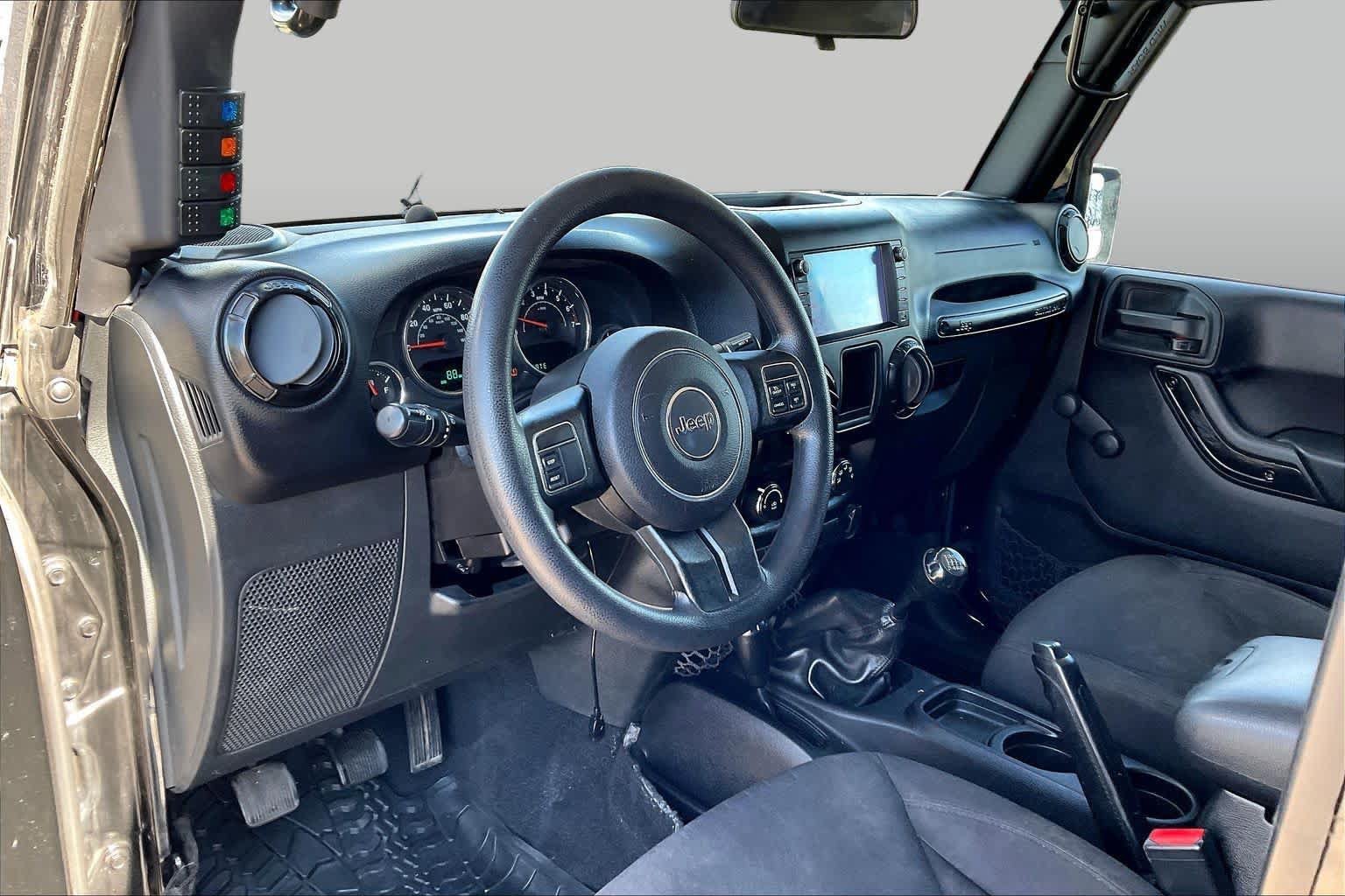Used 2015 Jeep Wrangler Unlimited Sport AWD/4WD image 16