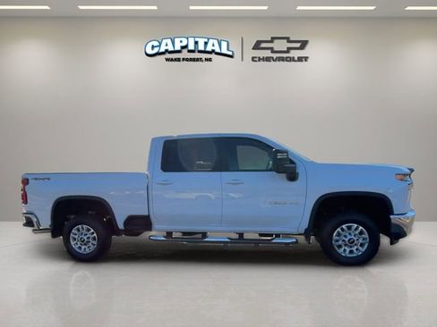 Used 2022 Chevrolet Silverado 2500 LT image 6