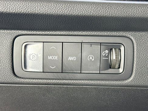 Used 2025 Chevrolet Traverse Z71 w/ Driver Confidence Package AWD/4WD image 16