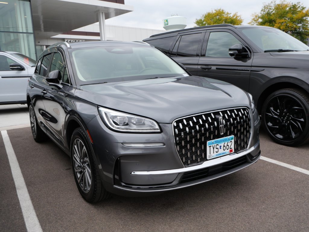 Used 2024 Lincoln Corsair Reserve w/ Equipment Group 201A FWD image 3