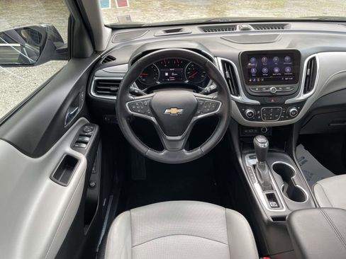 Used 2020 Chevrolet Equinox Premier image 2