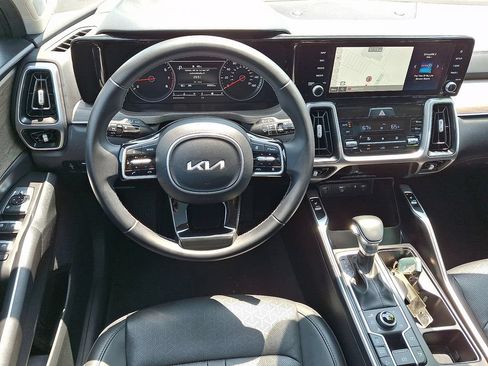 Certified 2023 Kia Sorento X-Line EX AWD/4WD image 13