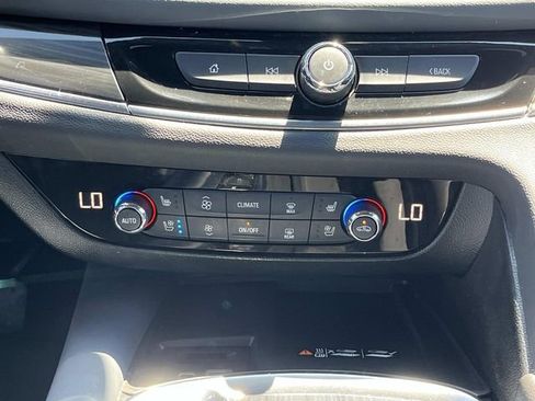 Used 2024 Buick Enclave Premium FWD image 13