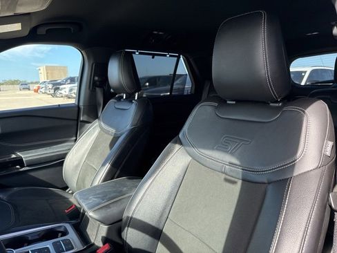 Used 2022 Ford Explorer ST w/ ST Street Pack image 14