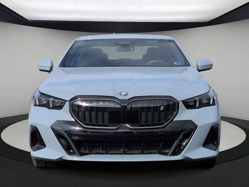 Used 2025 BMW i5 xDrive40 w/ M Sport Package image 3