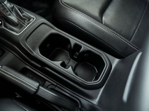 Used 2023 Jeep Wrangler Unlimited Sahara image 47