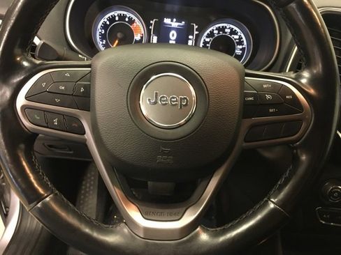 Used 2020 Jeep Cherokee Latitude Lux w/ Comfort/Convenience Group image 27