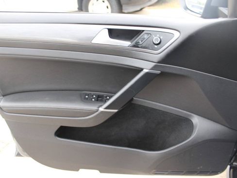 Used 2021 Volkswagen Golf 4-Door FWD image 18
