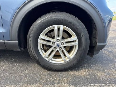Used 2021 Ford Explorer XLT w/ Equipment Group 202A AWD/4WD image 12