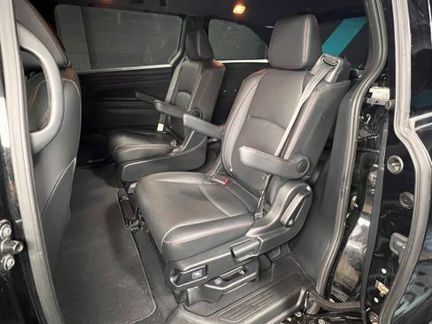 Used 2024 Honda Odyssey Sport image 12
