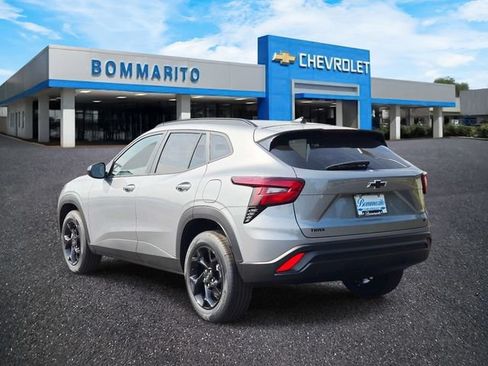 New 2026 Chevrolet Trax LT w/ Driver Confidence Package FWD image 3