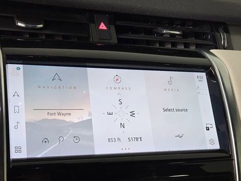 Used 2023 Land Rover Discovery Sport SE R-Dynamic AWD/4WD image 16