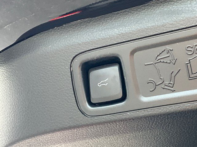 Used 2020 Ford Expedition XLT w/ Equipment Group 202A AWD/4WD image 39