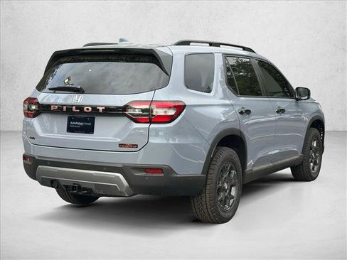 New 2026 Honda Pilot TrailSport image 2