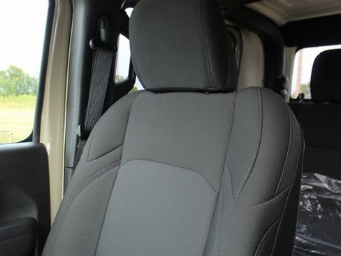 Used 2022 Jeep Gladiator Sport image 23