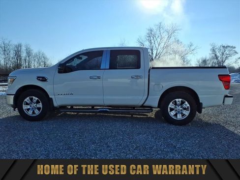 Used 2017 Nissan Titan SV image 5