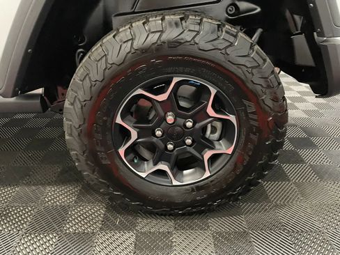 Used 2022 Jeep Wrangler Unlimited Rubicon 4xe AWD/4WD image 16