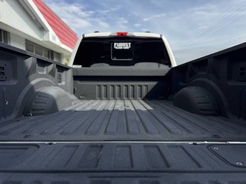 Used 2024 Ford F250 Platinum w/ FX4 Off-Road Package AWD/4WD image 18