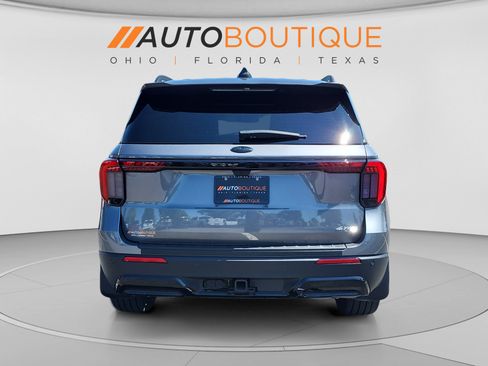 Used 2025 Ford Explorer ST-Line w/ Premium Package AWD/4WD image 4