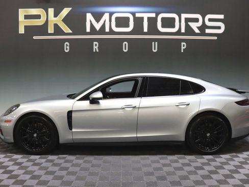 Used 2019 Porsche Panamera 4 image 3