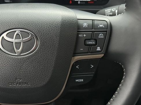 Used 2026 Toyota Crown AWD/4WD image 15