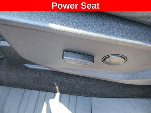 Used 2022 Ford F150 Lightning XLT AWD/4WD image 23