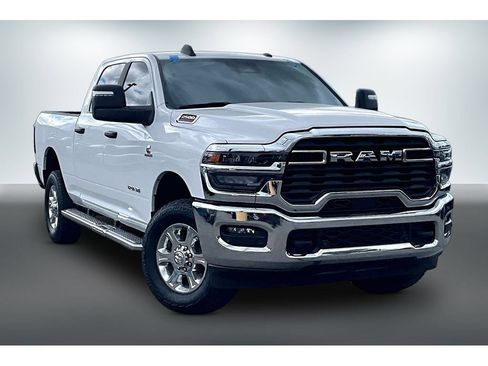 Used 2025 RAM 2500 Big Horn AWD/4WD image 3