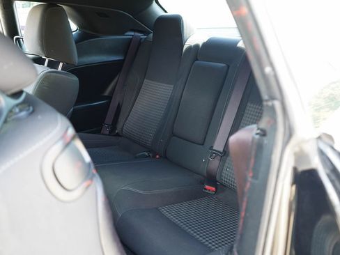 Used 2019 Dodge Challenger SXT RWD image 9