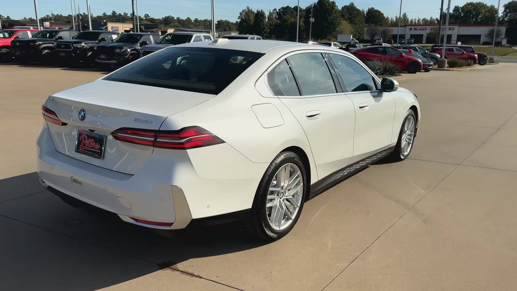 Used 2024 BMW 530i w/ Convenience Package RWD image 3