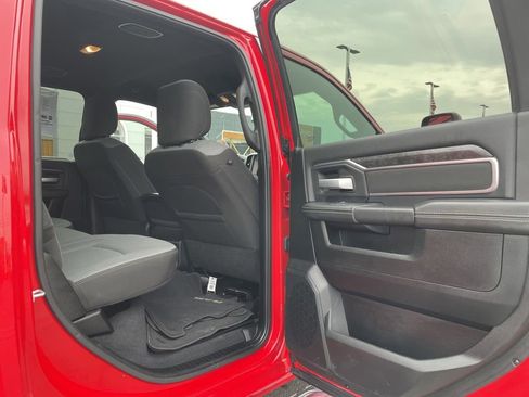 Used 2024 RAM 2500 Big Horn w/ Bed Utility Group image 34