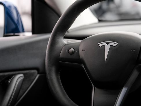 Used 2021 Tesla Model Y Long Range AWD/4WD image 20