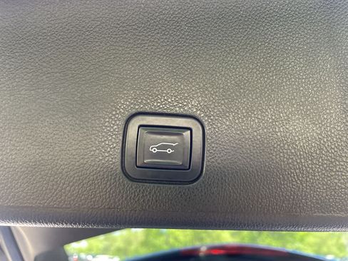 Used 2015 Cadillac SRX Luxury w/ Driver Awareness Package FWD image 18