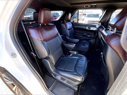 Used 2020 Ford Explorer Platinum w/ Premium Technology Package image 35